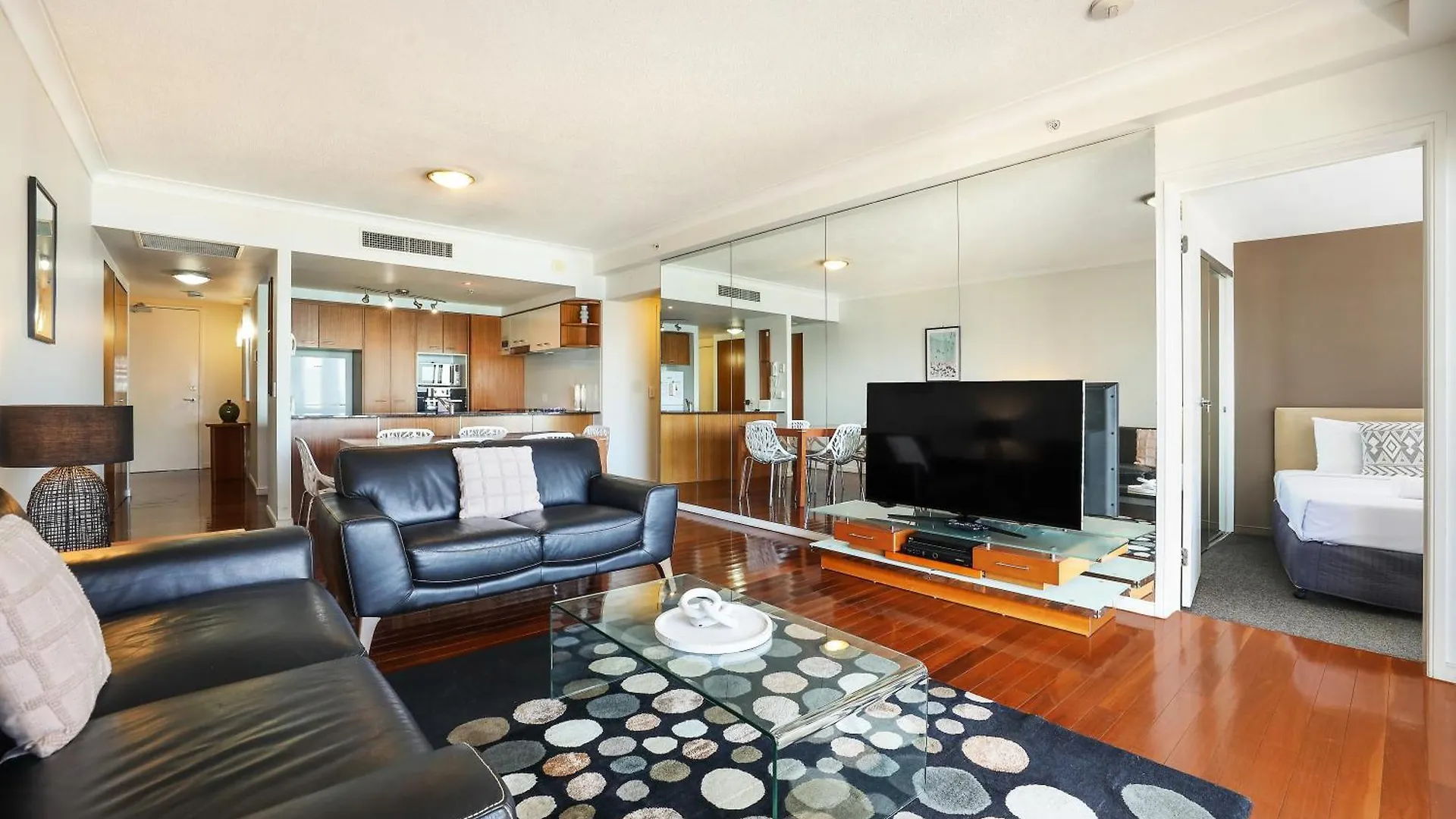 Chevron Renaissance | High Floor Ocean View Apartments By Gold Coast Holidays